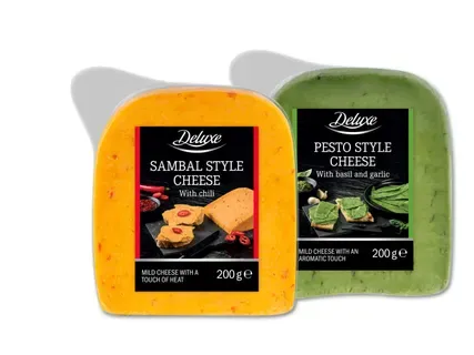 Deluxe Puscietais siers ar čili vai pesto garšu 200g