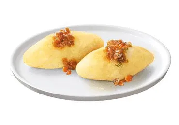 Virtas tarkuotų bulvių cepelinas su mėsos įdaru ir padažu, 1 vnt., 160 g