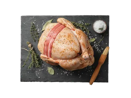 Cālis marinādē ar kūpinātu bekonu 1kg