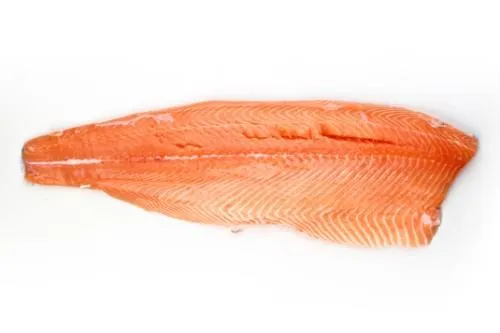Atvėsinta atlantinių lašišų filė, nevakuumuota, su oda, 2,0+ kg