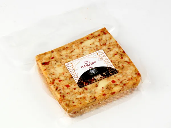 Saldaus pieno sūris OSTVALDS FABRICA, pomidoras, su džiovintais pomidorais ir čili, 22% rieb. ~350g