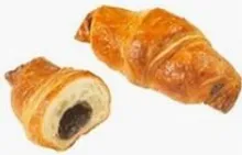 Šaldytas prancūziškas sviestinis kruasanas su kakavos ir lazdynų riešutų įdaru, 90 g x 30 vnt.