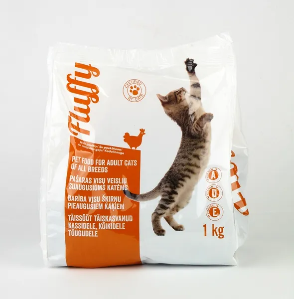 Sausas visavertis pašaras katėms FLUFFY, su paukštiena, 1 kg