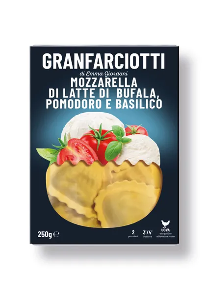 Svaiga pasta Mezzelune ar bifeļu piena mozzarella, tomātiem un baziliku, 250g
