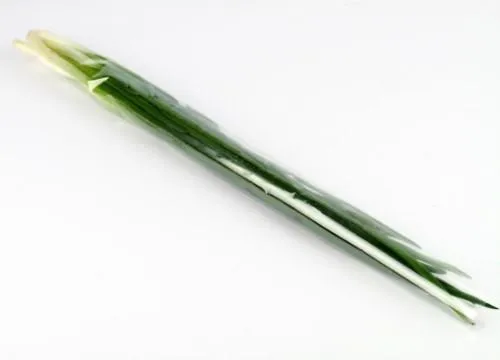Svogūnų laiškai, fasuoti, 100 g