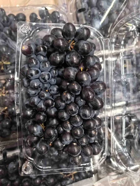 Vynuogės, juodos, besėklės, fasuotos, I klasė, 500 g