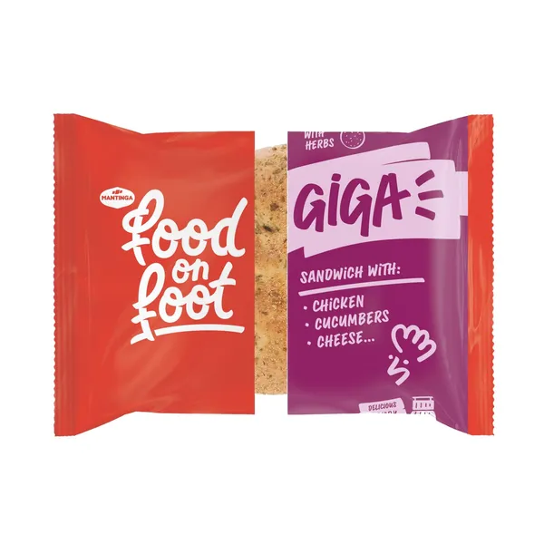 Sumuštinis su vištiena, agurkais ir sūriu GIGA FOOD ON FOOT, 260 g