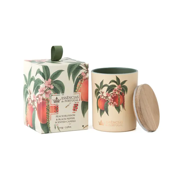 Aromātiskā svece ESSENCIAS DE PORTUGAL Botanic Peach&Pepper, koka vāks, D 18 cm, H 13 cm, 1gab