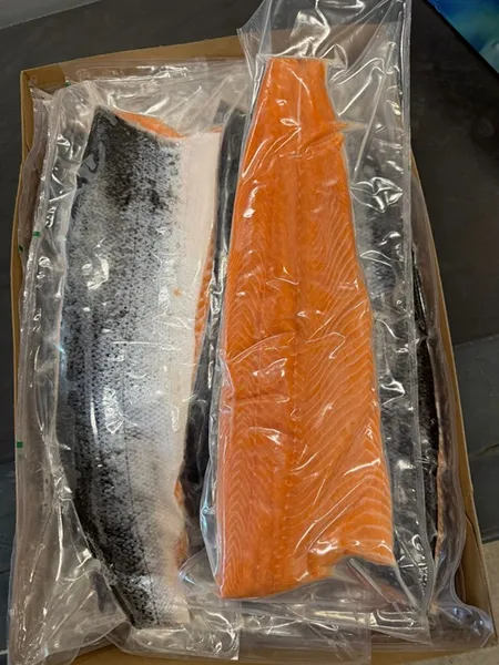 Atlantijas laša fileja, ātri sasaldēta, ar ādu, bez asakām,  D kat., 1-1.4 kg, IVP, vakuumā