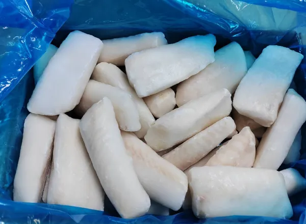 Atlantijas mencas fileja (Gadus morhua), saldēta, 200-400g, bez ādas, 10% glazūra, 4.5kg/5kg