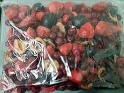 Kompota asorti (ķirši, zemenes, plūmes), 2.5kg