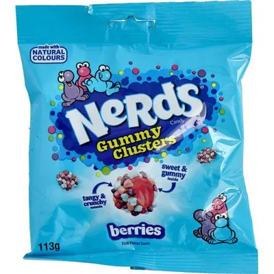 Košļājamās konfektes NERDS, ar kraukšķīgām pārslām un ogu garšu, 113g