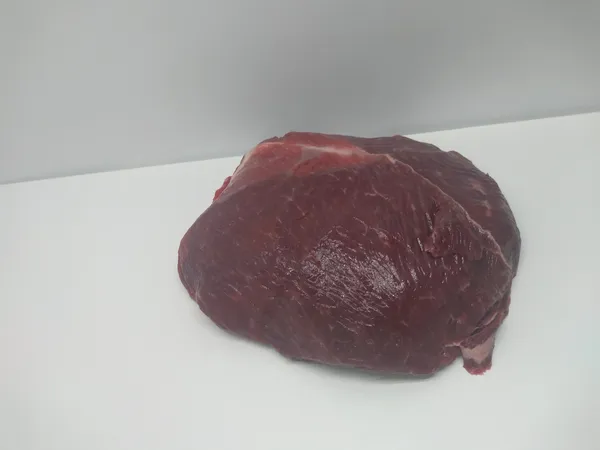 Liellopu šķiņķis saldēts, vakuumā, ~2,5 kg