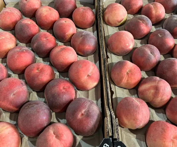 Persiki lielie A/AA kal. 2.šķ. kg