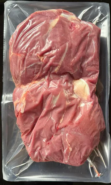 Piena teļa šķiņķis, saldēts, ~2 - 3kg