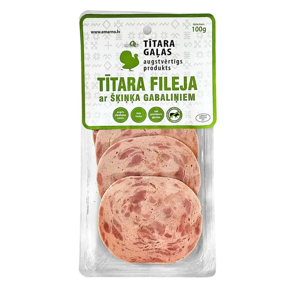 Tītara filejas desa ar tītara šķiņķa gabaliņiem griezta šķēlēs